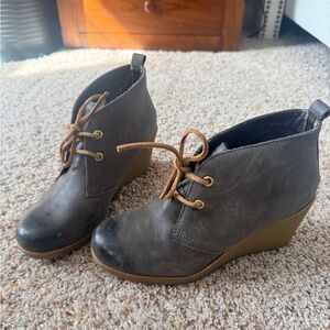 Sperry Women's Gray Wedge Ankle Boots with Lace-Up Detail